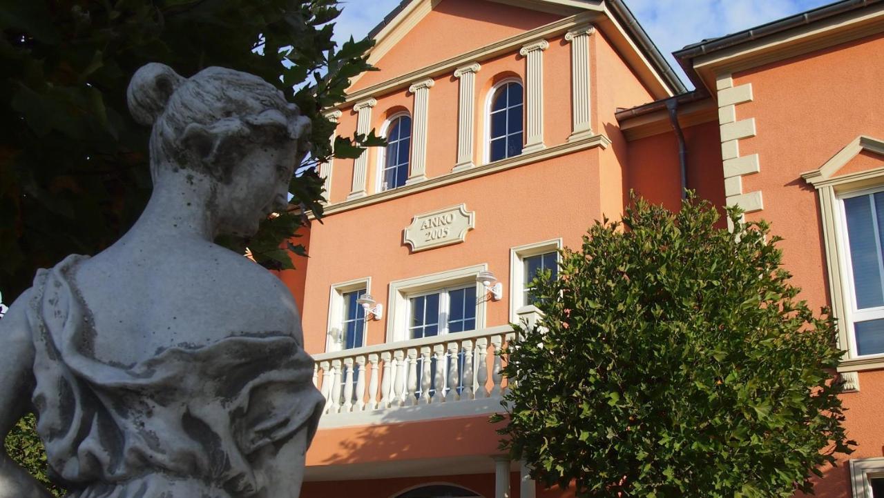 Hotel Garni Am Schloss Kottenheim 외부 사진